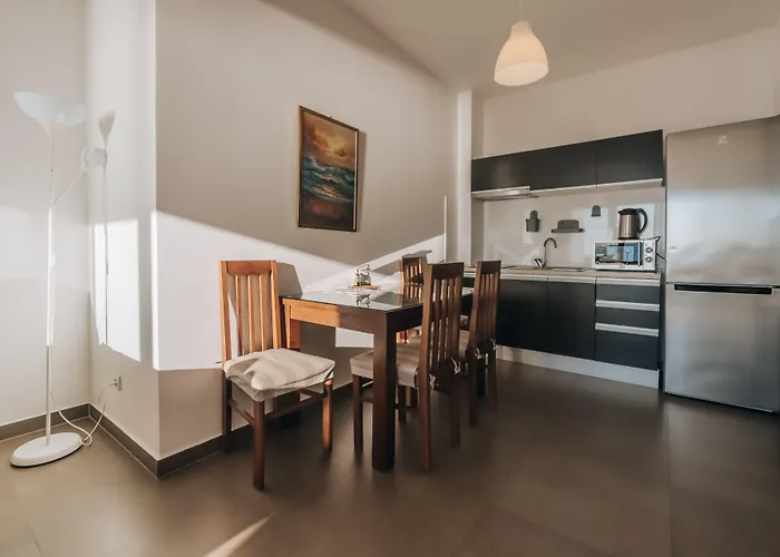 Apartments Kuce Lekovica Beach & Snack Bar- Bistro