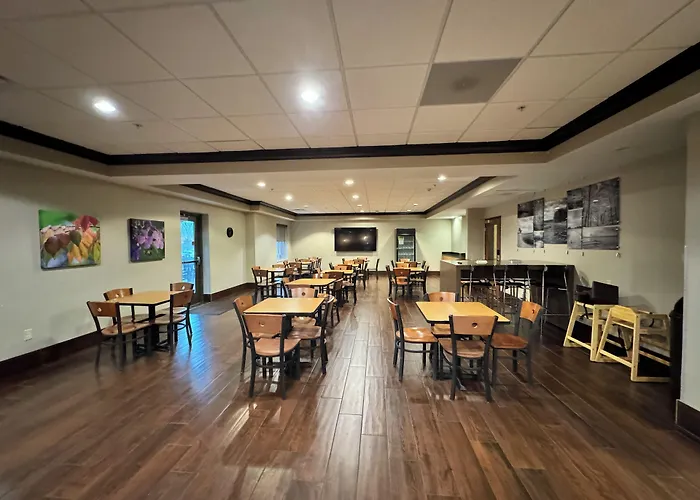 Mainstay Suites Madison - Monona
