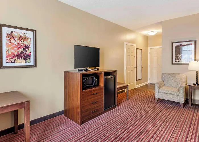 Best Western Plus Dutch Haus Inn And Suites