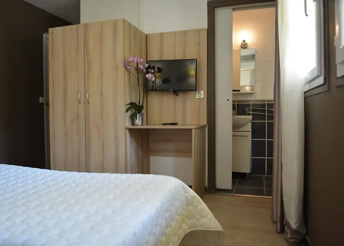 Hotel Le Grillon