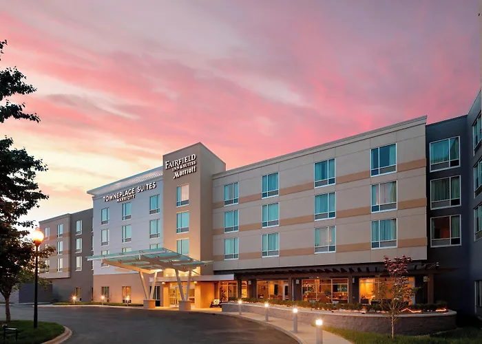 Fairfield Inn & Suites By Marriott Louisville Northeast