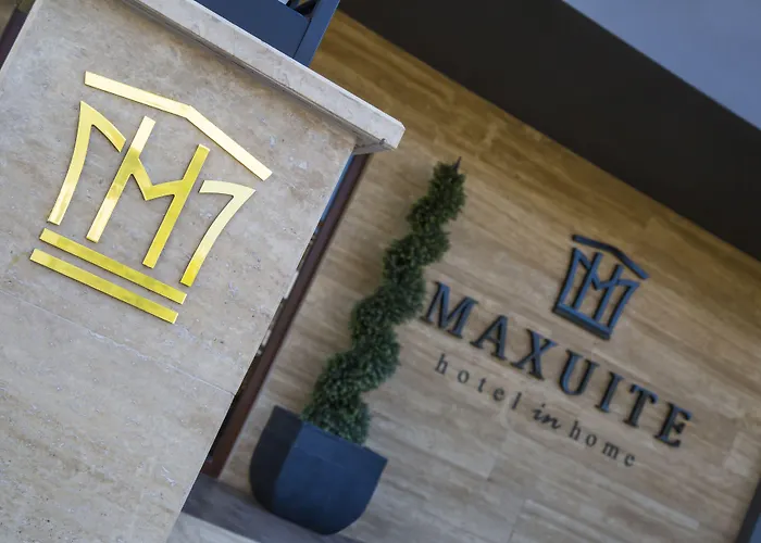 Maxuite Hotel In Home