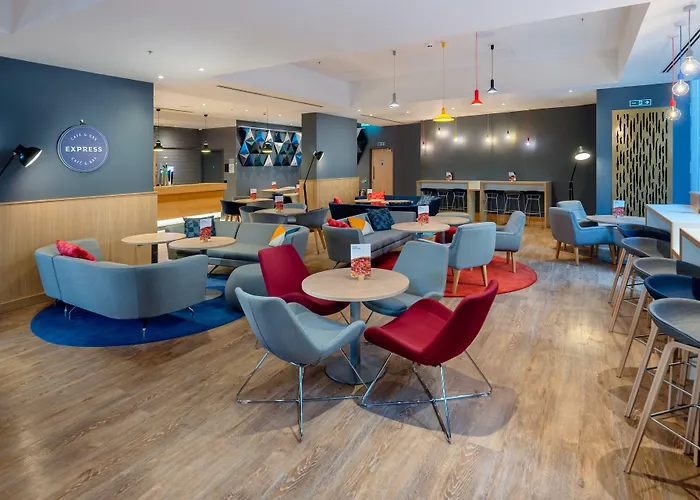 Holiday Inn Express - London Heathrow T4 By Ihg