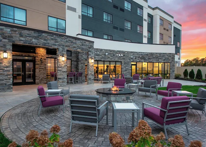 Courtyard By Marriott Cleveland Elyria