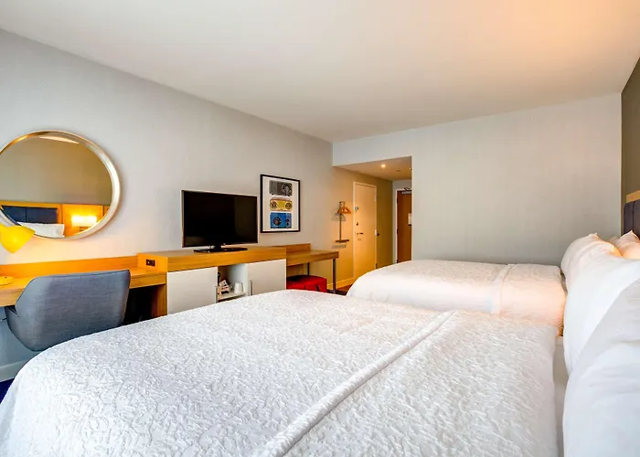 Hampton Inn & Suites Boston/Waltham