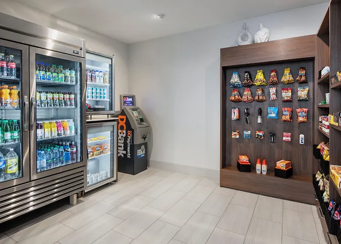 Holiday Inn Express & Suites Kelowna - East By Ihg