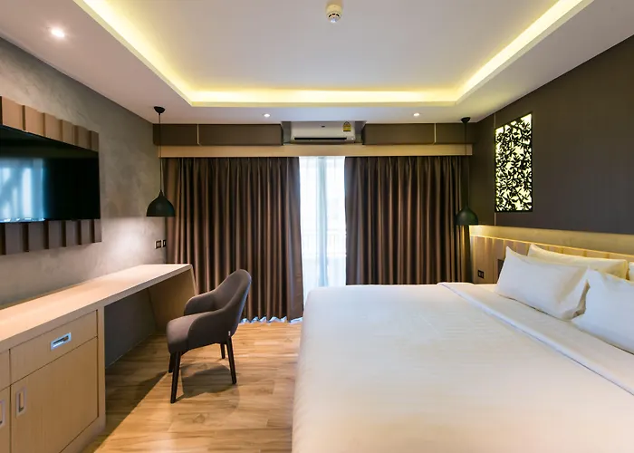 Nadee 10 Resort & Hotel