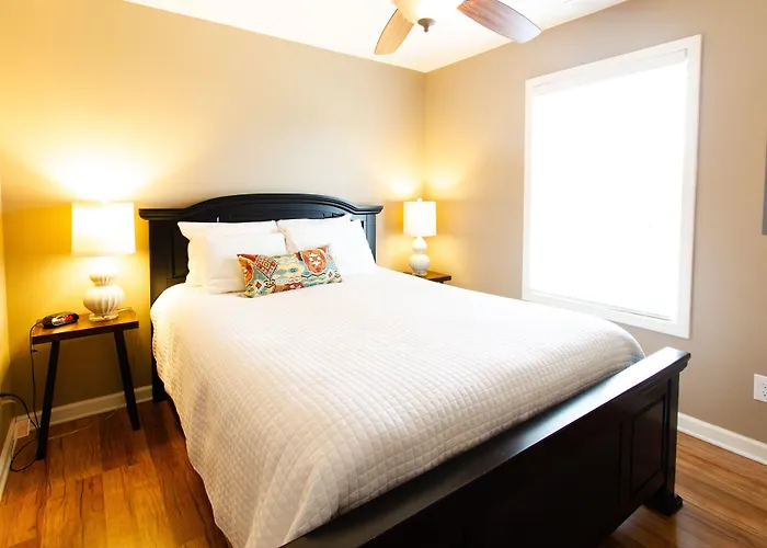 The Dahlonega Square Hotel