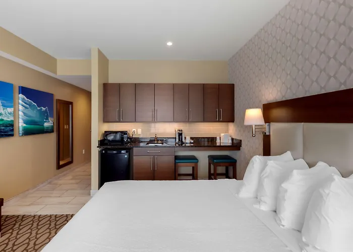 Best Western Plus St. John'S Airport Hotel And Suites