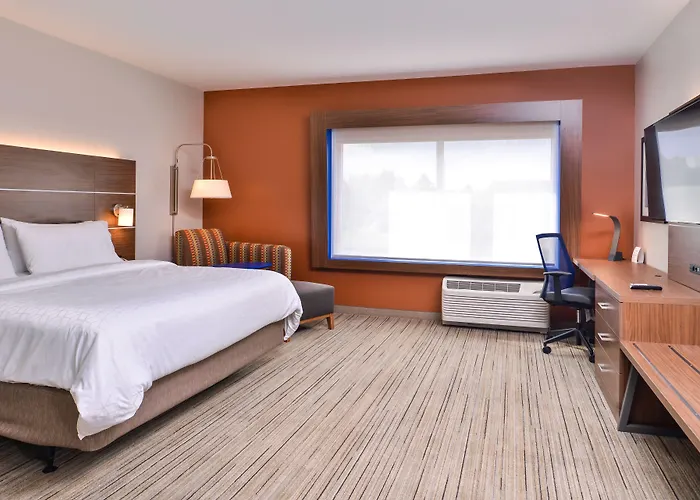 Holiday Inn Express & Suites Farmville By Ihg