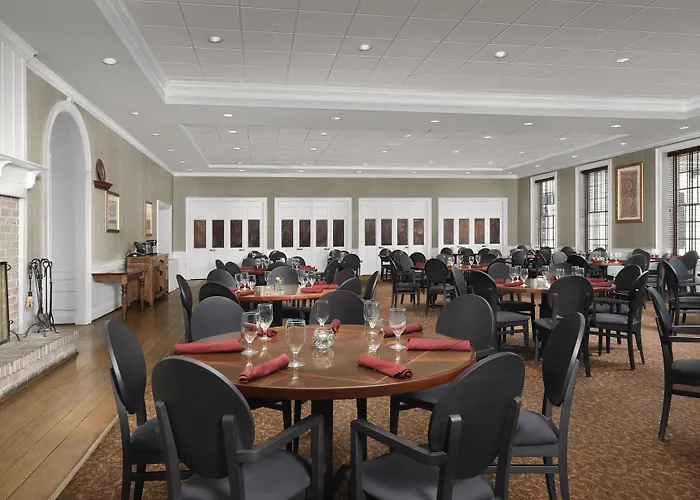 Virginia Crossings Hotel, Tapestry Collection By Hilton