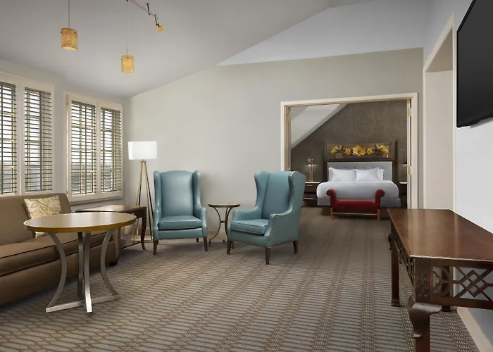 Virginia Crossings Hotel, Tapestry Collection By Hilton