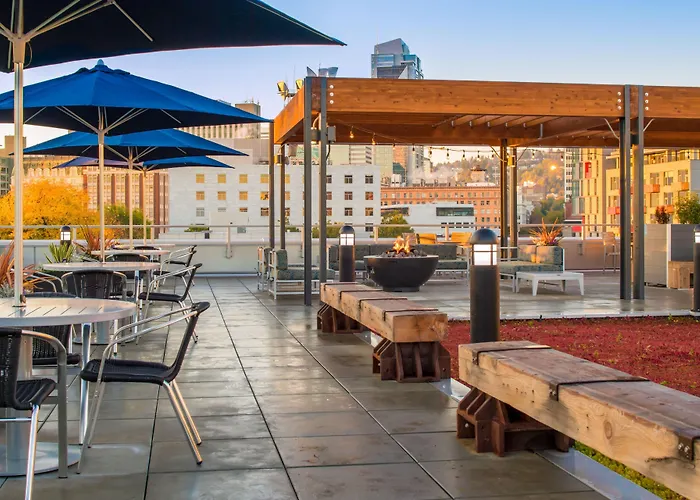 Hampton Inn And Suites By Hilton Portland-Pearl District