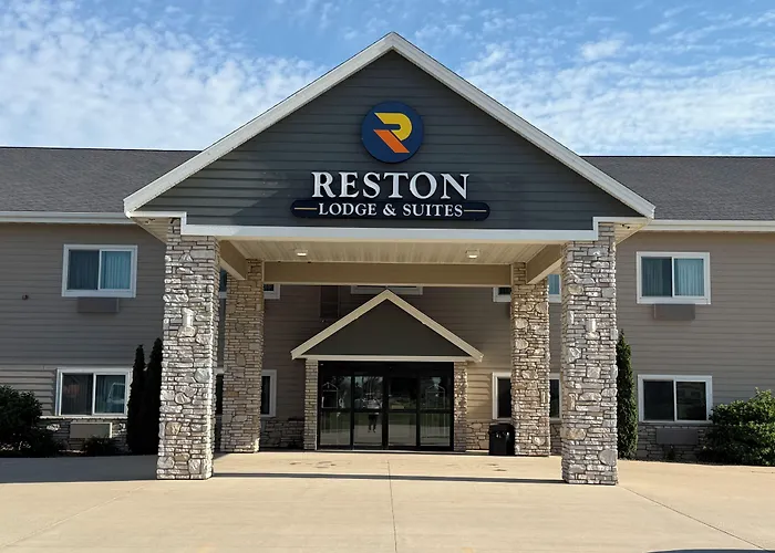 Reston Lodge & Suites - Emmetsburg
