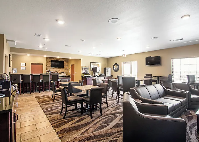 Cobblestone Hotel & Suites - Paxton