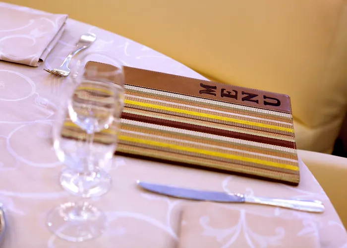 Logis Hotel Restaurant De La Paix