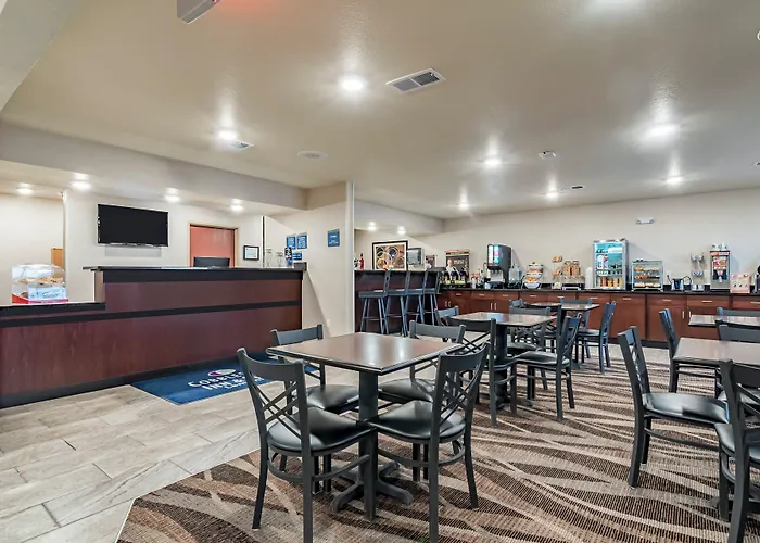 Cobblestone Inn & Suites - Lamoni