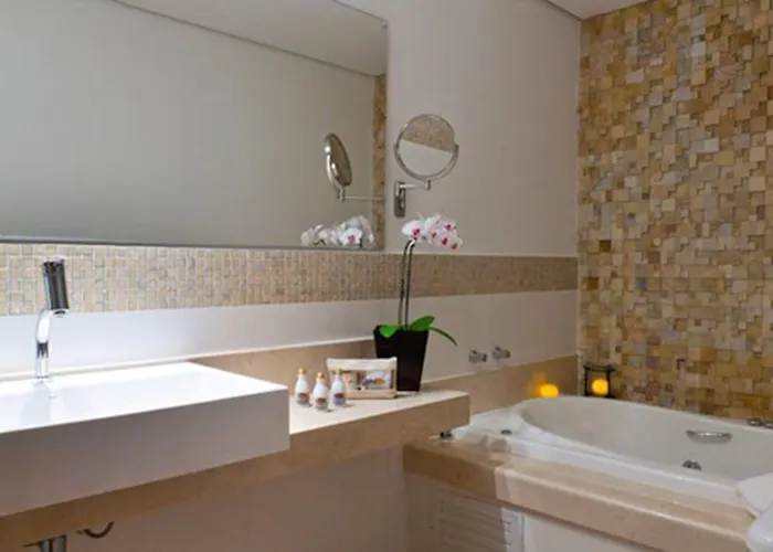 Abayomi Hotel