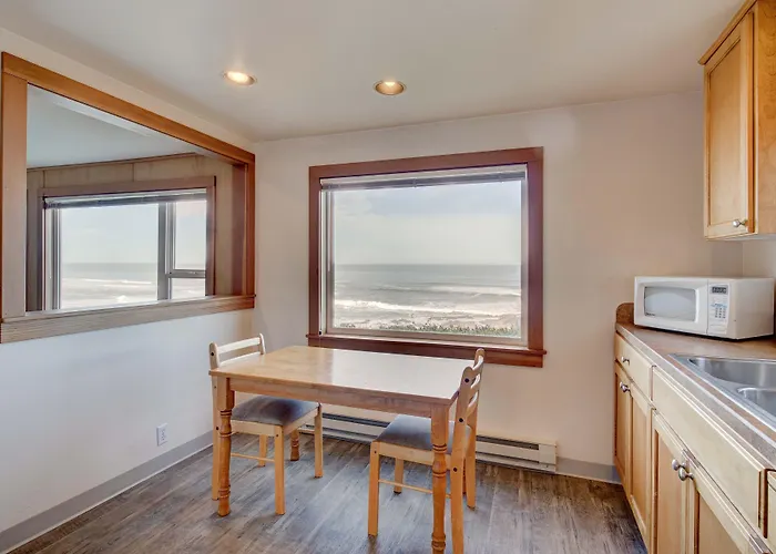 Ester Lee Oceanview Inn