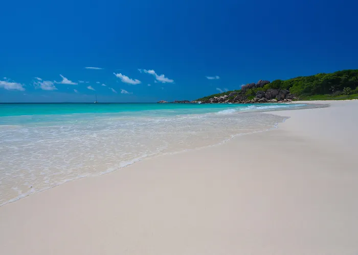 Le Nautique Waterfront Hotel La Digue