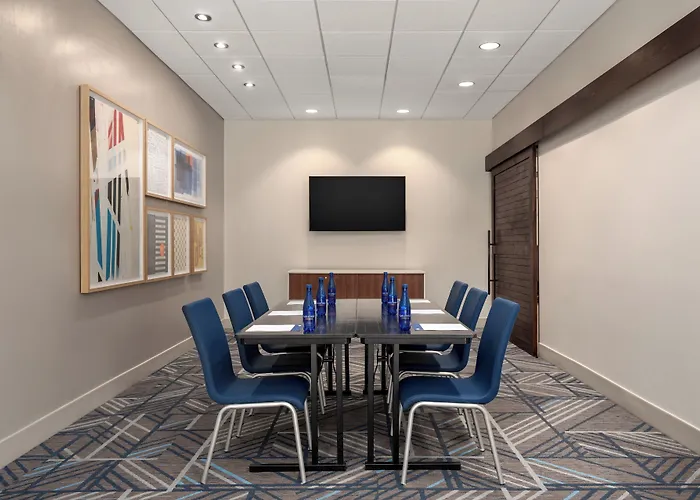 Holiday Inn Express Queensbury-Lake George Area By Ihg