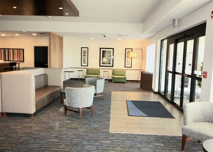 Holiday Inn Express & Suites - Kirksville - University Area By Ihg