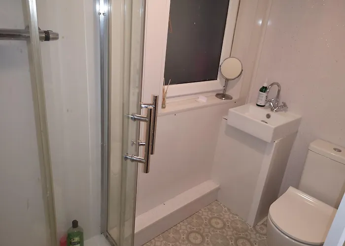 Glasgow Hampden Garden Flat