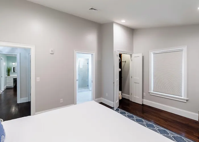 The Newport Lofts - 359 Thames Street