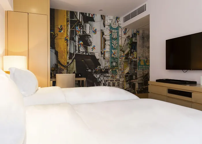 Caravel Hotel