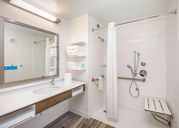 Hampton Inn & Suites Panama City Beach-Beachfront