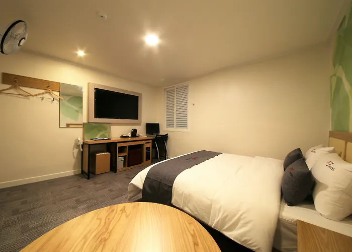 The 7 Hotel