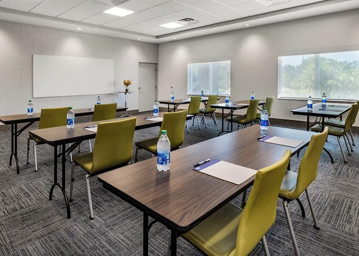 Holiday Inn Express & Suites - St. Petersburg - Madeira Beach By Ihg
