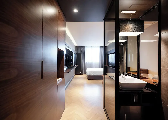 Golden Business Hotel