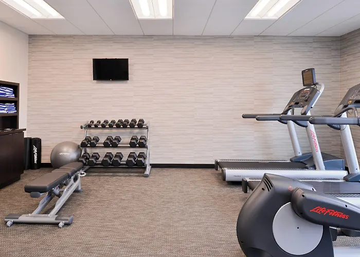 Courtyard By Marriott Toledo North