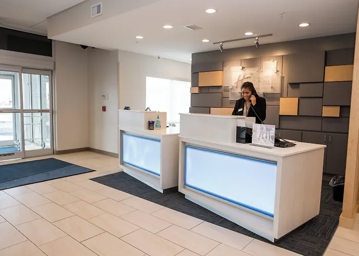 Holiday Inn Express & Suites - Marietta By Ihg
