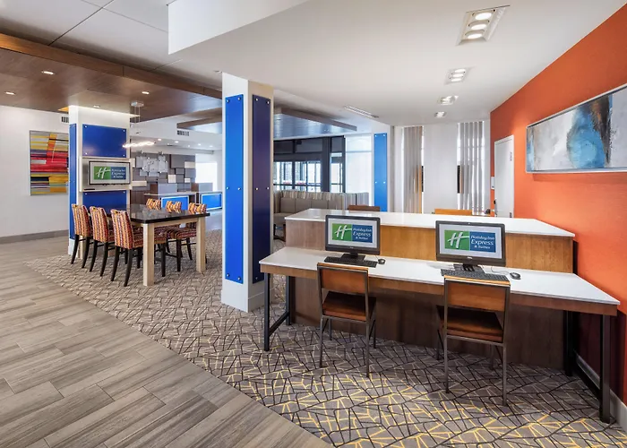 Holiday Inn Express East Peoria - Riverfront By Ihg