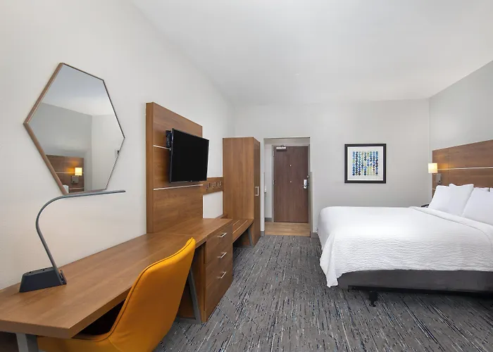 Holiday Inn Express & Suites - Carrollton West By Ihg