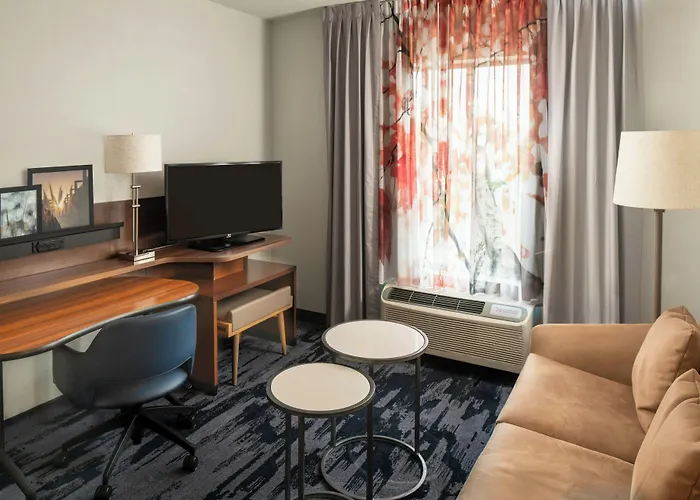 Fairfield Inn & Suites By Marriott Savannah Midtown