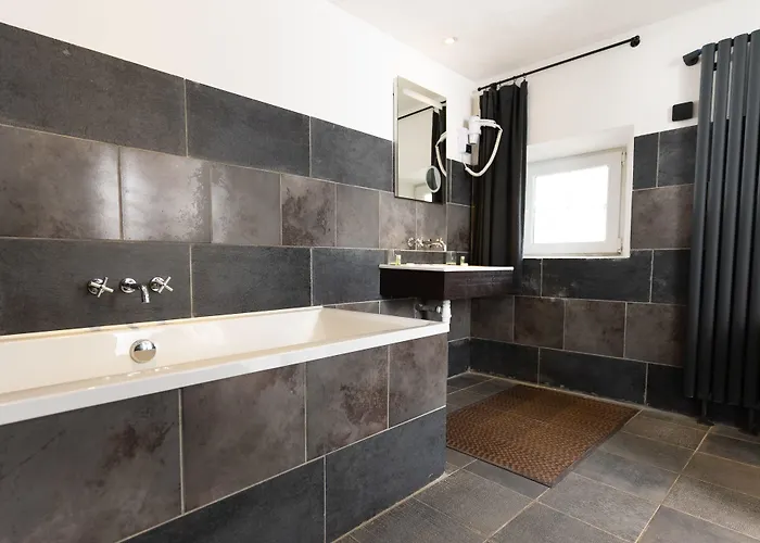 Auberge De La Poulciere