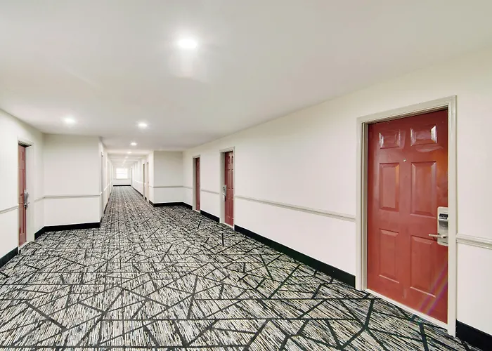 Red Roof Inn & Suites Pensacola-Nas Corry