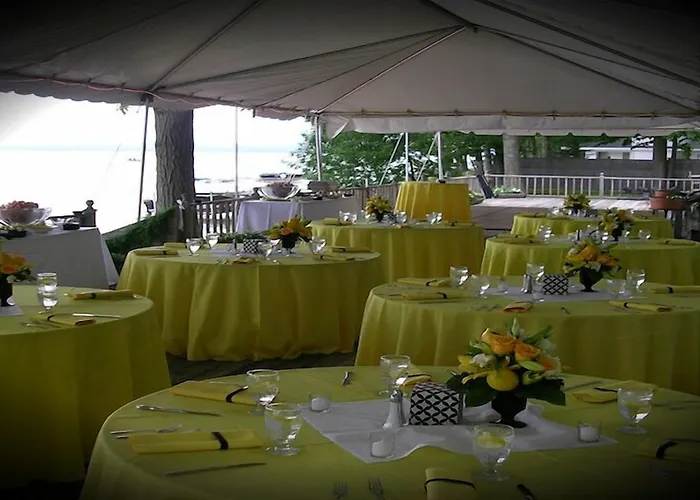 Churchill Pointe Inn