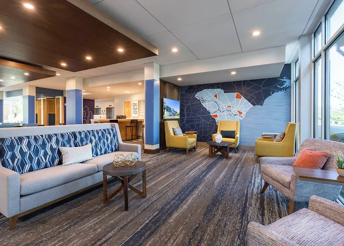 Holiday Inn Express & Suites Greenwood Mall By Ihg