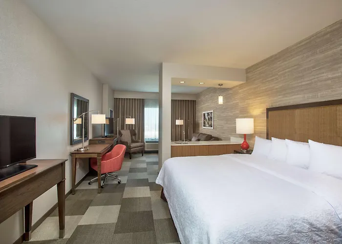 Hampton Inn&Suites Oahu Kapolei - FREE Parking - No Resort Fee