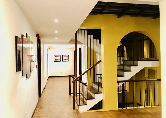 Tropic Inn - Mount Lavinia