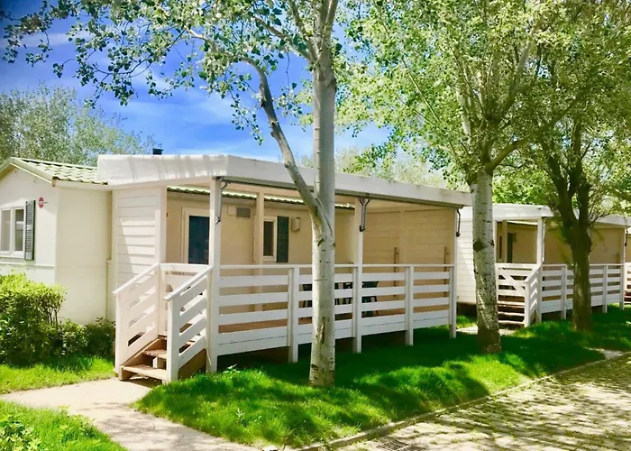 Isamar Holiday Village