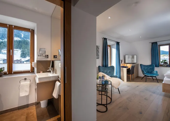 Bayern Resort Hotel - Adults only - mit Zugspitzblick - Eibsee-Nähe - Wellnessbereich - Naturpool im Sommer