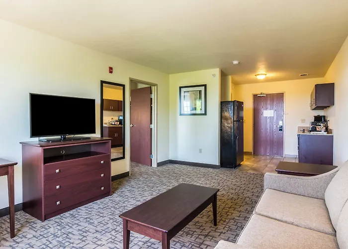 Cobblestone Hotel & Suites - Erie