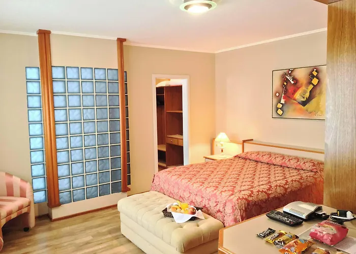 Cosmos Hotel