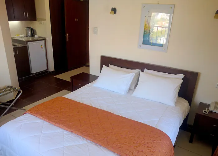 Alhambra Palace Hotel Suites - Ramallah