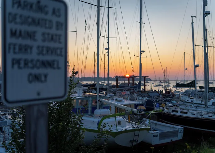 Rockland Harbor Hotel